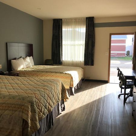 Big Lake Inn And Suites Zewnętrze zdjęcie